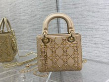 Load image into Gallery viewer, Detailed Diamond Lady Bag
