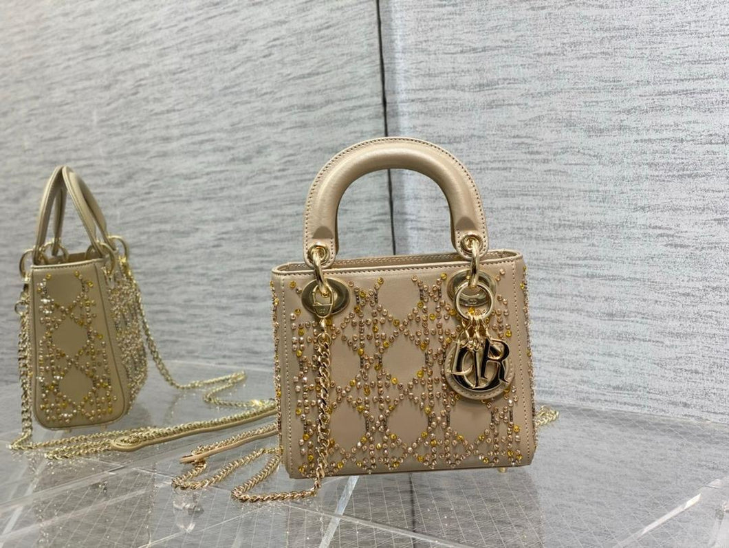 Detailed Diamond Lady Bag