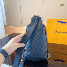 Load image into Gallery viewer, Leather Manbag
