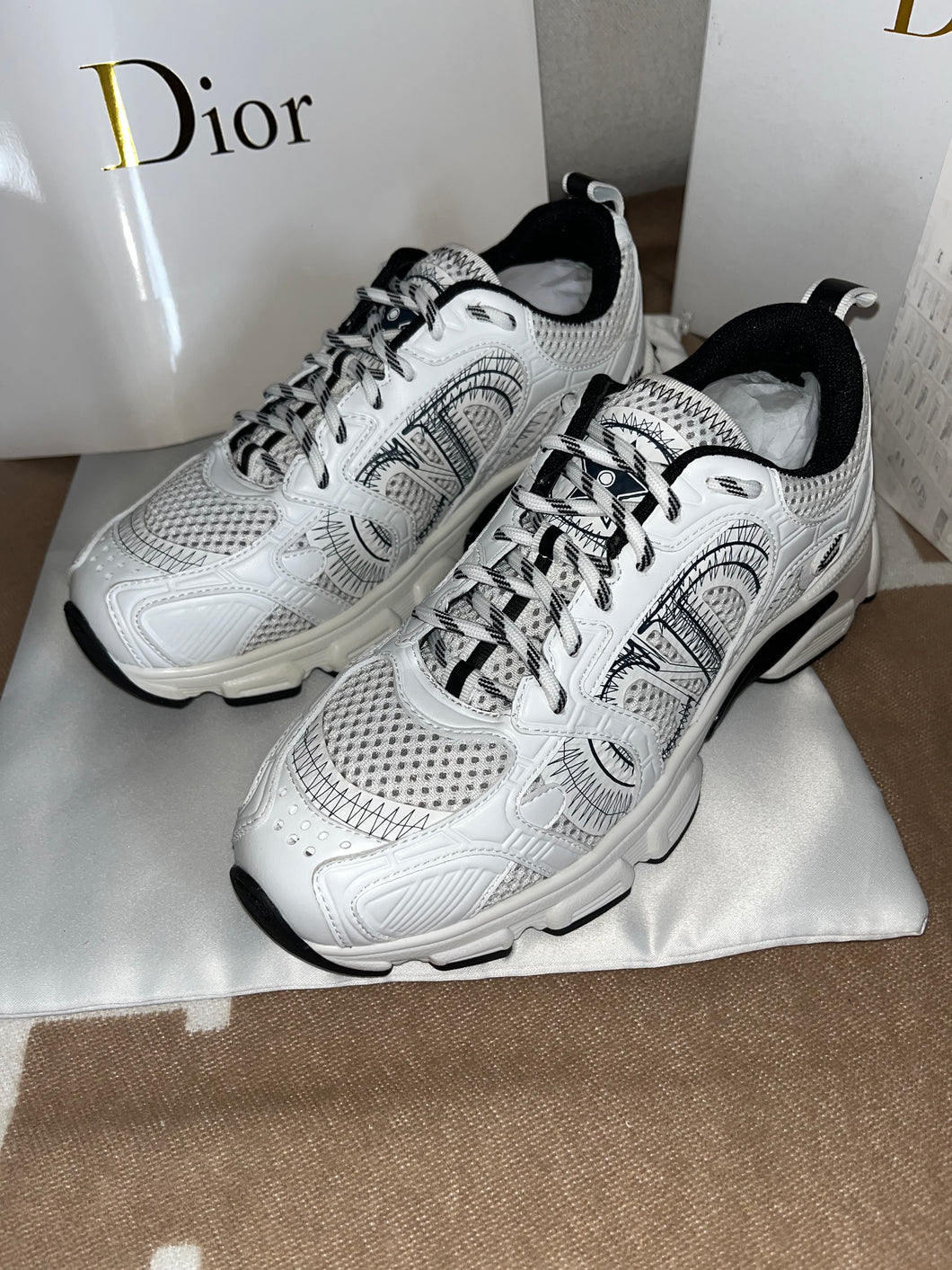 White CD Trainers