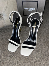 Load image into Gallery viewer, White &amp; Gold Heels
