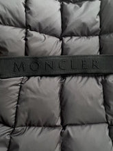 Load image into Gallery viewer, Long Quilted Coat
