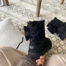 Load image into Gallery viewer, Bow Boots
