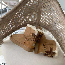 Load image into Gallery viewer, Bow Boots
