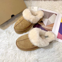 Load image into Gallery viewer, Thick Sole Slippers
