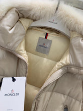 Load image into Gallery viewer, Fox Fur Coat
