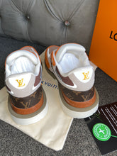 Load image into Gallery viewer, Orange Louie Trainers
