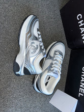 Load image into Gallery viewer, Silver C Trainers
