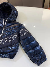 Load image into Gallery viewer, Shinny Winter Coat
