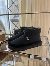 Load image into Gallery viewer, Snow Boots
