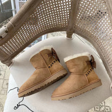 Load image into Gallery viewer, Bow Boots
