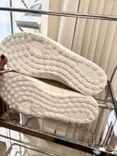 Load image into Gallery viewer, Snow Boots
