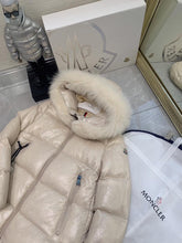 Load image into Gallery viewer, Fox Fur Coat
