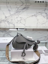 Load image into Gallery viewer, D Sandle Bag
