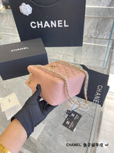 Load image into Gallery viewer, Square Leather C Bag
