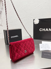 Load image into Gallery viewer, Thin Suede C Bag
