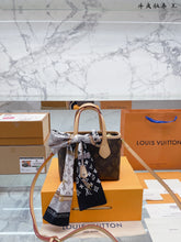 Load image into Gallery viewer, Small Shoulder Tote Bag
