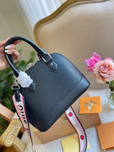 Load image into Gallery viewer, Plain Black Alma Bag
