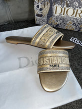 Load image into Gallery viewer, Gold Diamond Paris Sandals
