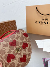 Load image into Gallery viewer, Heart Shoulder Bag
