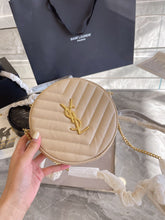 Load image into Gallery viewer, Circle Saint Bag
