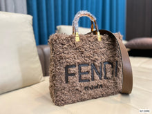 Load image into Gallery viewer, Fluffy FIFI Big Bag
