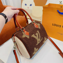 Load image into Gallery viewer, Fluffy Speedy Bag
