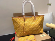 Load image into Gallery viewer, Yard Handbag
