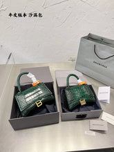 Load image into Gallery viewer, B Shoulder Bag
