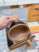 Load image into Gallery viewer, Louie Chapeau Bag Set
