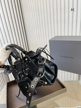 Load image into Gallery viewer, Baleny Shoulder Bag
