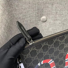 Load image into Gallery viewer, Snake Print Sleeve
