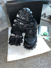 Load image into Gallery viewer, Black Thunder Trainers
