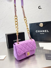 Load image into Gallery viewer, Small Leather C Bag
