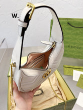 Load image into Gallery viewer, Oval Leather Bag
