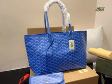 Load image into Gallery viewer, Yard Handbag
