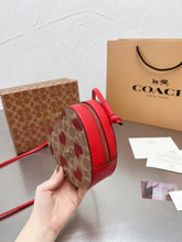 Load image into Gallery viewer, Heart Shoulder Bag

