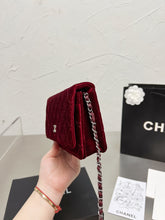 Load image into Gallery viewer, Thin Suede C Bag
