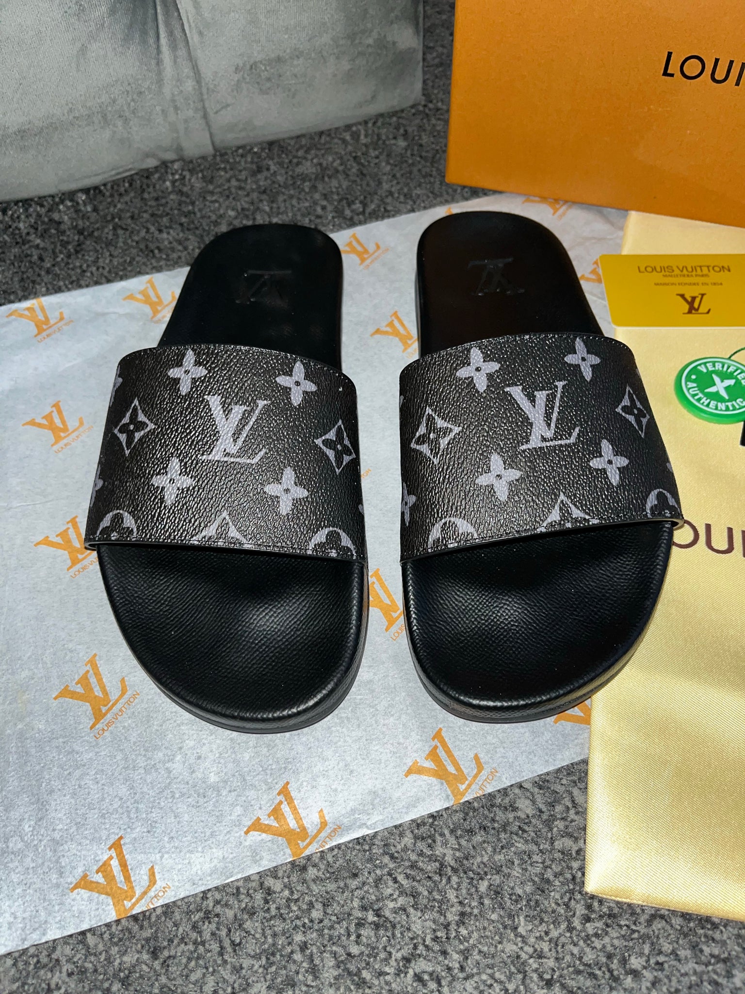 BEST Louis Vuitton LV Color pattern black Smoke Slide Sandals • Kybershop