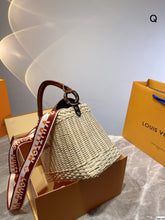 Load image into Gallery viewer, Wicker Tote Bag
