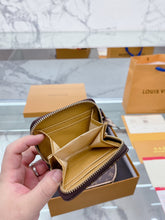 Load image into Gallery viewer, Louie Chapeau Bag Set
