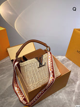 Load image into Gallery viewer, Wicker Tote Bag

