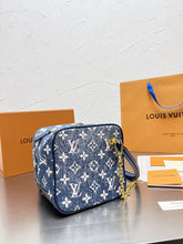 Load image into Gallery viewer, Denim Square Bag
