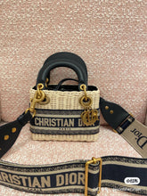 Load image into Gallery viewer, Wicker Tote Bag
