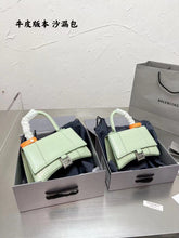 Load image into Gallery viewer, B Shoulder Bag
