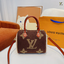 Load image into Gallery viewer, Fluffy Speedy Bag
