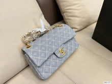 Load image into Gallery viewer, Leather Pattern C Shoulder Bag
