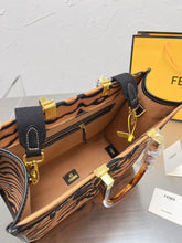 Load image into Gallery viewer, Large FIFI Beach Bag
