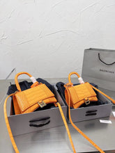 Load image into Gallery viewer, B Shoulder Bag

