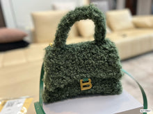 Load image into Gallery viewer, Fluffy Balency Bag

